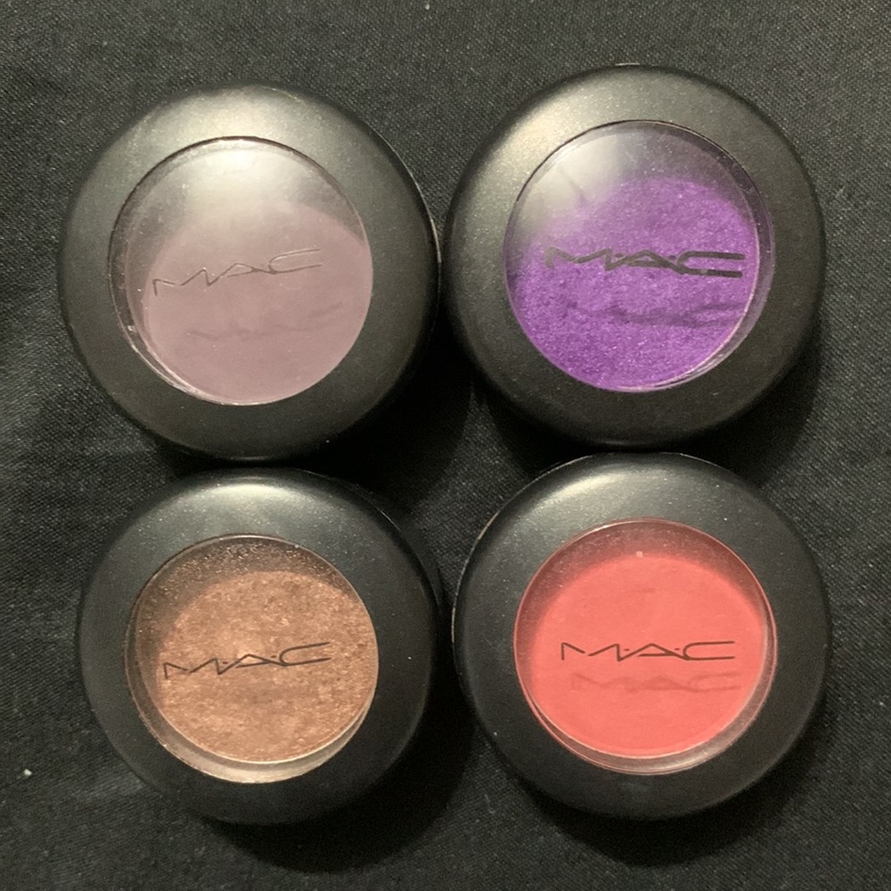4 pack of MAC eyeshadows